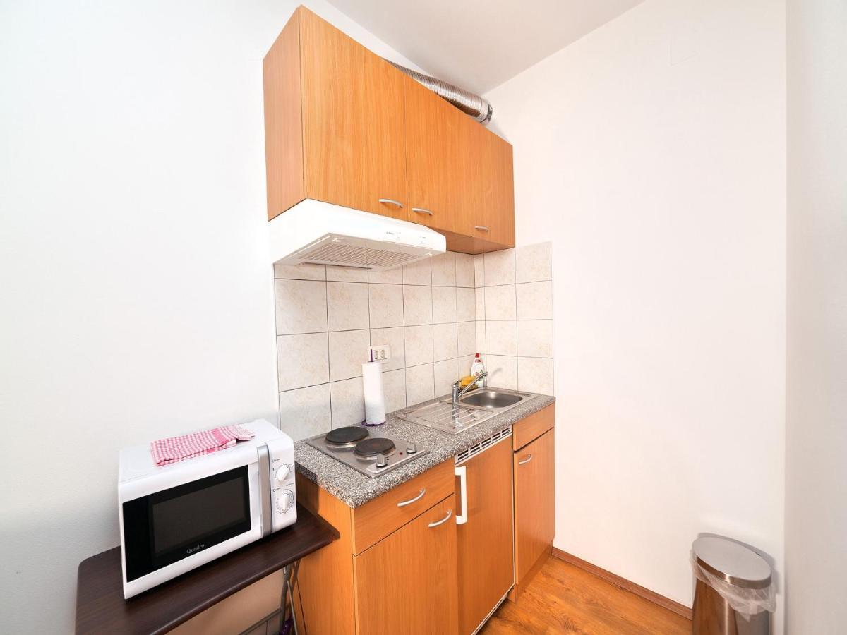 Apartments Barbara Brseč エクステリア 写真
