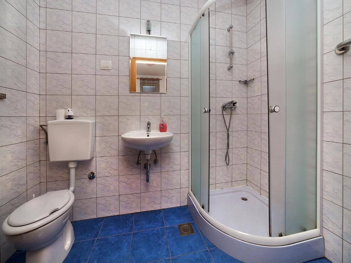Apartments Barbara Brseč エクステリア 写真