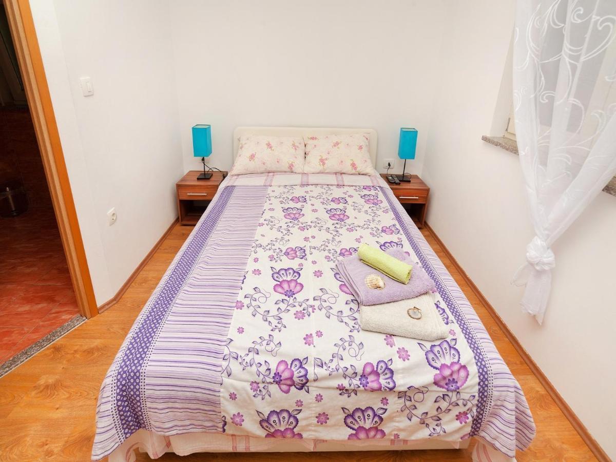 Apartments Barbara Brseč エクステリア 写真