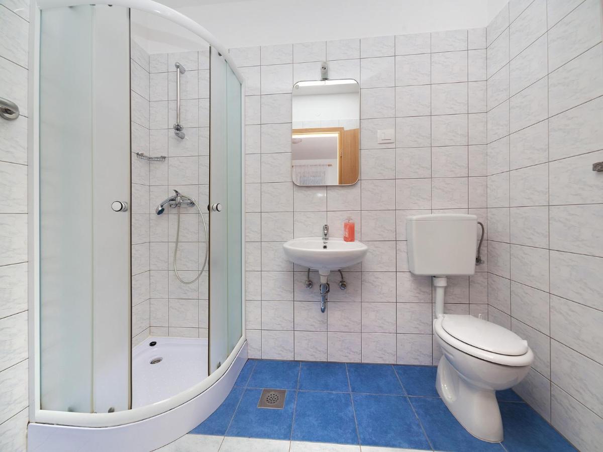 Apartments Barbara Brseč エクステリア 写真